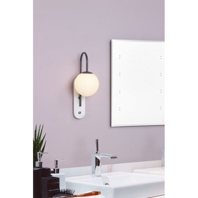 där lighting Deuce Wall Light