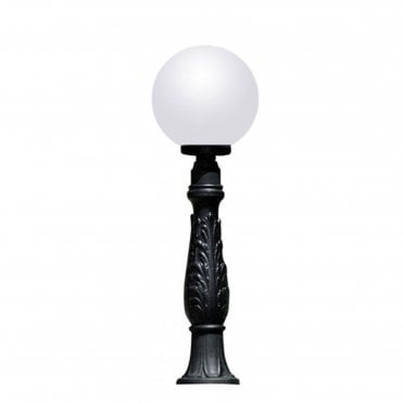 Iafet.R Classic Globe 1000mm Post Light